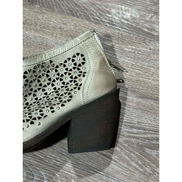 Independent boot company 7.5 ankle heeled bootie boots - Picture 9 of 13